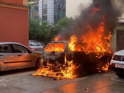 W centrum Wrocławia spłonął samochód  - 2