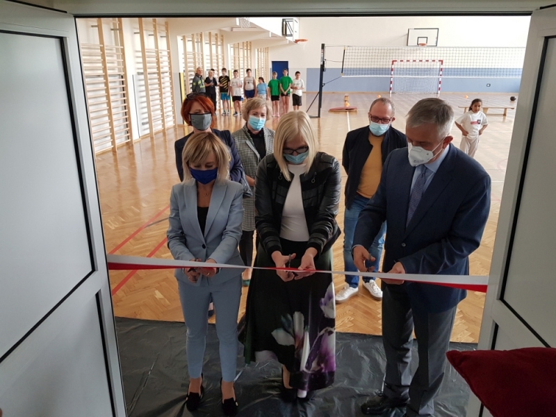 Wałbrzyska szkoła już po największym od ćwierć wieku remoncie - fot. Bartosz Szarafin