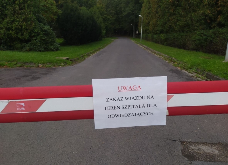 Dolnośląskie Centrum Rehabilitacji w Kamiennej Górze niczym twierdza - fot. Piotr Słowiński