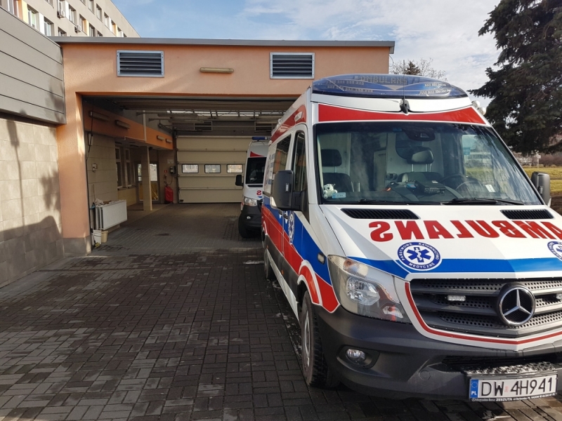 Pogotowie ratunkowe odchodzi z oławskiego szpitala do … budynku straży pożarnej - fot. Pogotowie Ratunkowe Oława