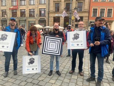 Antycovidowcy manifestowali we Wrocławiu. Protest został rozwiązany  - 5