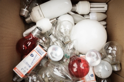 Wymień starą żar&oacute;wkę na energooszczędną. W powiecie kłodzkim ruszyła akcja "Zielone Samorządy"