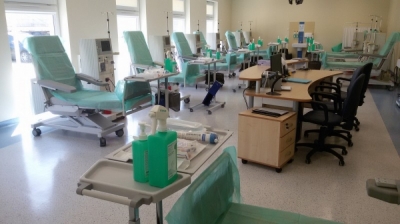 Prawie 500 kilometr&oacute;w w tydzień. Tak wygląda życie dializowanych pacjent&oacute;w, zakażonych koronawirusem