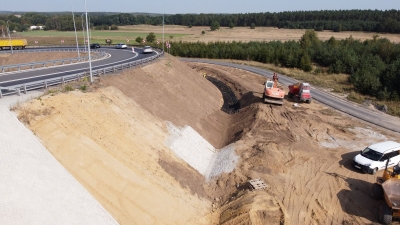 Drogowcy "łatają" S3. Tak wyglądają prace na brakującym odcinku [FOTO] - 8