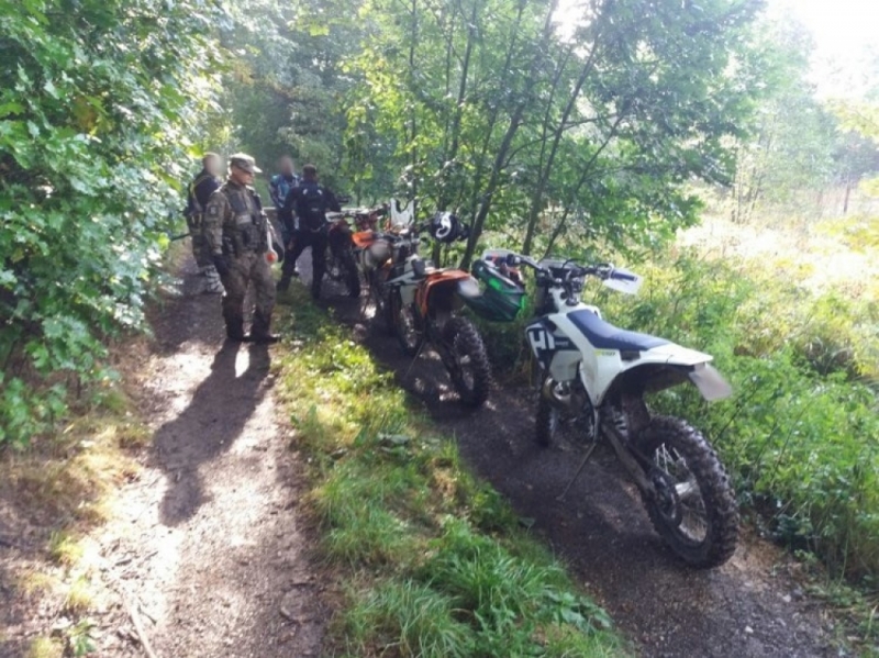 Rok z niechlubnym rekordem. Motocykliści rozjeżdżają lasy w Kowarach - fot. Nadleśnictwo "Śnieżka", Lasy Państwowe