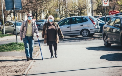 "Polkowiczanie dla seniorów": Wolontariusze zrobią zakupy czy wyprowadzą psa