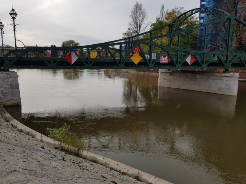 Nocne pływanie po Odrze ma być bezpieczniejsze - fot. Urząd Żeglugi Śródlądowej we Wrocławiu