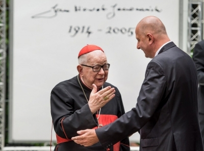 Watykan nałożył sankcje na kardynała Gulbinowicza