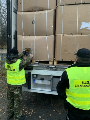 Miała być kapusta, a był tytoń. Przejęto nielegalny ładunek na DK8 - 3