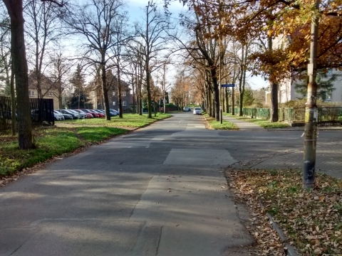 Niewidzialne progi zwalniające zmorą kierowców na wrocławskim Brochowie - 2