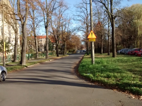 Niewidzialne progi zwalniające zmorą kierowców na wrocławskim Brochowie - 5