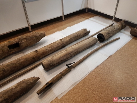 500-letni drewniany kunszt wodny powrócił do Złotego Stoku. Konserwacja trwała 3 lata - 2