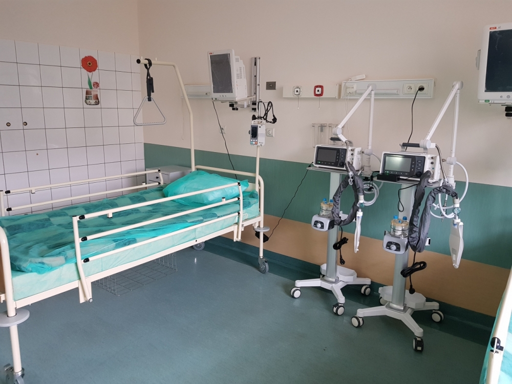 Wałbrzych: Tymczasowy szpital dla pacjentów z koronawirusem już gotowy  - fot. Bartosz Szarafin