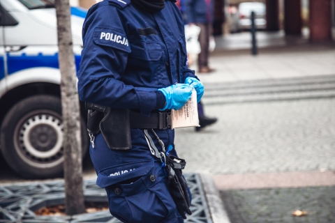 Protest przeciwko Black Friday. Półnagie kobiety wdarły się do sklepu [ZOBACZ] - 12