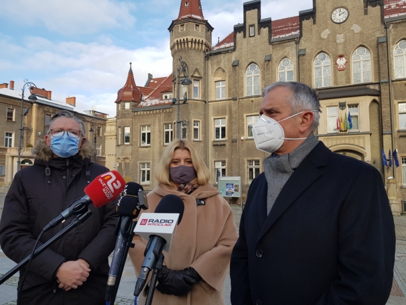 Dolnośląskie miasta będą we wtorek gasić światła - fot. Bartosz Szarafin