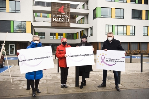 Powołali Drużynę Nadziei - by wspomóc chorych na raka - 1