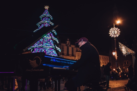 Wrocław gotowy do świąt. Choinka już świeci [ZDJĘCIA] - 1