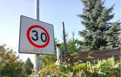 Kąty Wrocławskie: Badania ruchu pokazują, że blisko 70% kierowców nie przestrzega ograniczeń prędkości