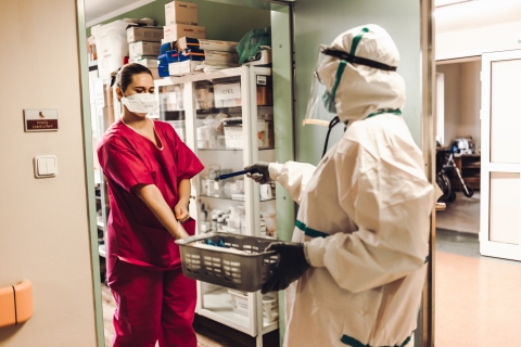 Mikołaj w hospicjum, czyli oryginalne świętowanie w czasach covid-19 [FOTOREPORTAŻ] - 18