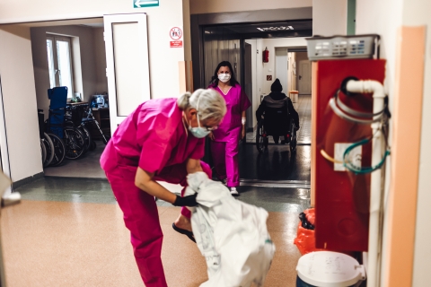 Mikołaj w hospicjum, czyli oryginalne świętowanie w czasach covid-19 [FOTOREPORTAŻ] - 20
