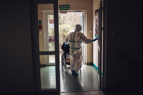 Mikołaj w hospicjum, czyli oryginalne świętowanie w czasach covid-19 [FOTOREPORTAŻ] - 9