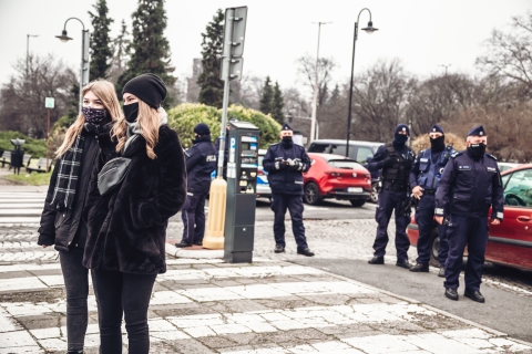 Pikietowali przed siedzibą wojewody. Chcą dymisji ministra edukacji  - 11