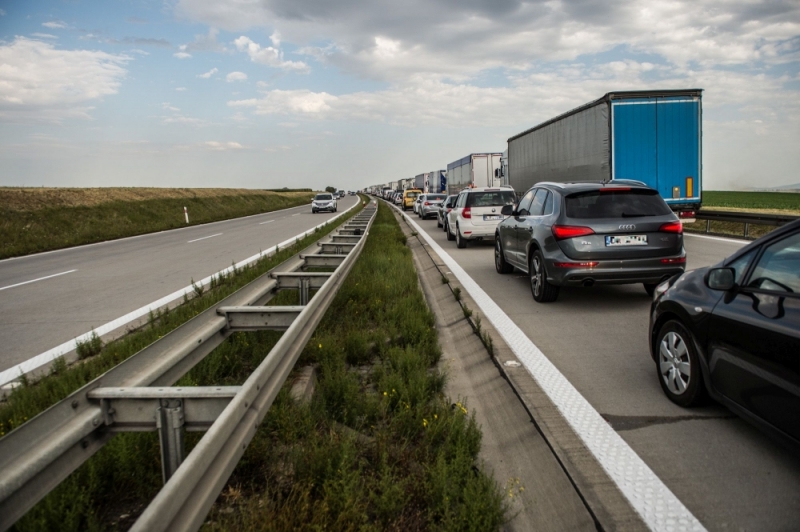 Awaria TIR-a i kilkunastokilometrowy korek na A4 - fot. archiwum RW