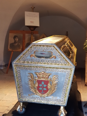 Sarkofag Jana Henryka I von Hochberg powrócił do krypty w Świebodzicach - 10