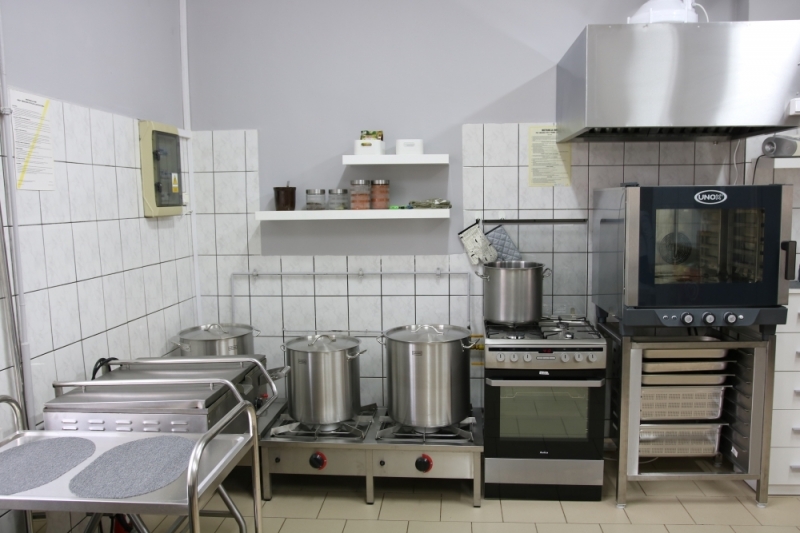 Będzie gdzie gotować i jeść! Szkoła w Głuszycy ma nową kuchnię i stołówkę - fot. UG Głuszyca