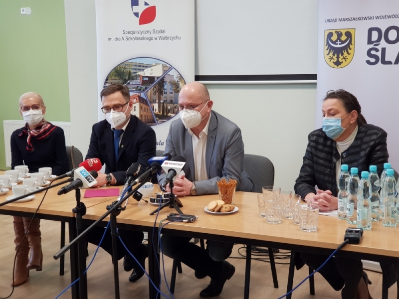 Wałbrzych: Powstała trzecia w regionie poradnia dla osób, które przechorowały koronawirusa - Fot. Bartosz Szarafin 
