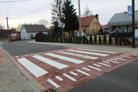 Mieszkańcy Moskorzyna mają nową drogę. Czekali na nią kilkadziesiąt lat - 2