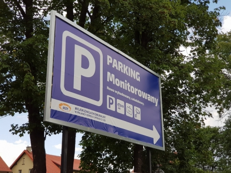 W Polanicy-Zdroju parkingi mogą być tańsze, ale tylko z kartą - fot. Bartosz Szarafin