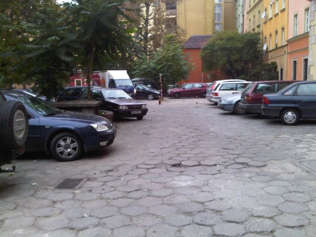 Mistrzowie parkowania - 0