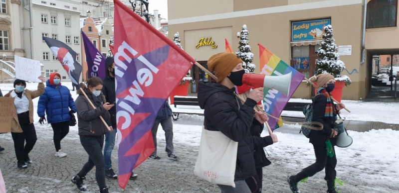 Legnica: Protest przeciwko zaostrzeniu regulacji antyaborcyjnych - fot. A. Andrzejewski