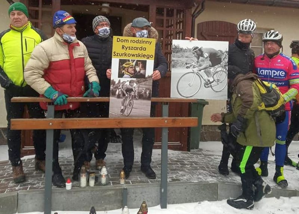 Co by nie było, będziemy jechać! Rowerzyści oddają hołd zmarłemu Ryszardowi Szurkowskiemu - fot. Rafał Wiatrak