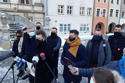 Posłowie Wiosny: Nie dla nieproporcjonalnego podziału środk&oacute;w unijnych