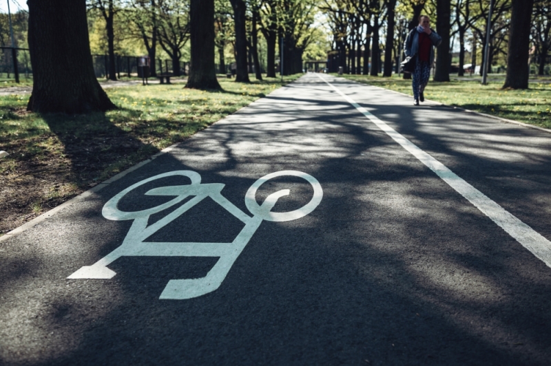 Nowa ścieżka dla pieszych i rowerzystów oraz parking w gminie Wisznia Mała - zdjęcie ilustracyjne; fot. Patrycja Dzwonkowska