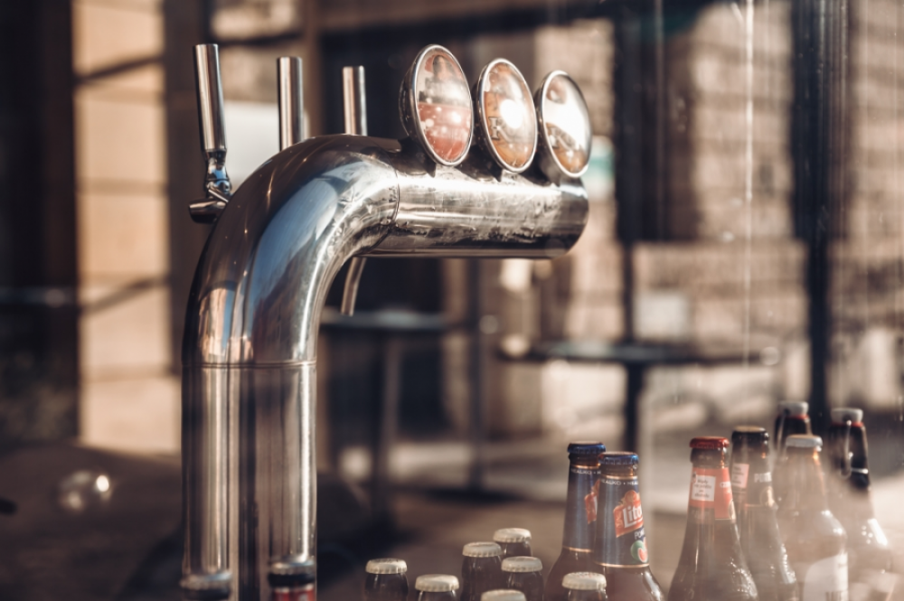 Wrocław zwalnia przedsiębiorców z opłaty koncesyjnej za alkohol - fot. archiwum Radia Wrocław (zdjęcie ilustracyjne)