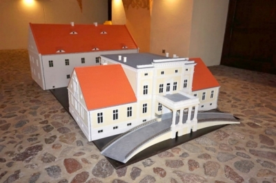 Pałace w ruinie powr&oacute;cą do czas&oacute;w świetności. Ale w formie makiety
