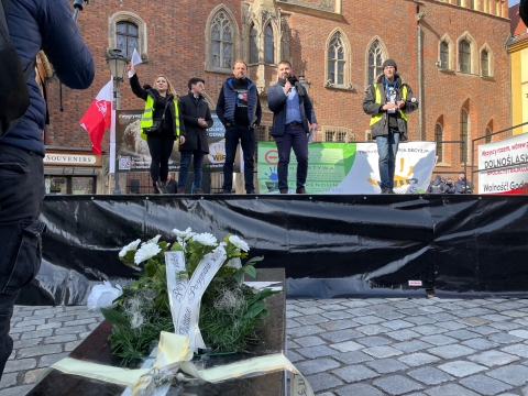 "OtwieraMY". Protest na wrocławskim Rynku - 0