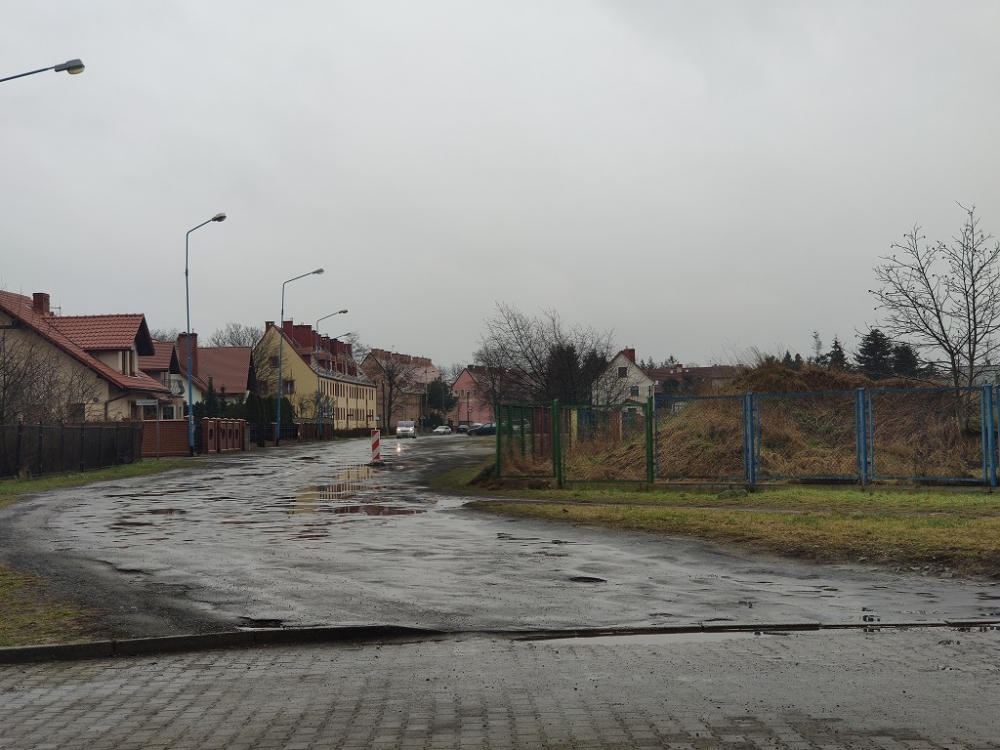 Legnica: Ulica Okrężna do przebudowy  - fot. Karolina Kurczab