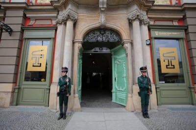 Wiecz&oacute;r z Dolnego Śląska: Sp&oacute;r w Muzeum Pana Tadeusza