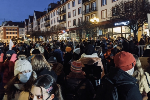 Strajk Kobiet we Wrocławiu: Gaz łzawiący i zatrzymania przez policję - 8