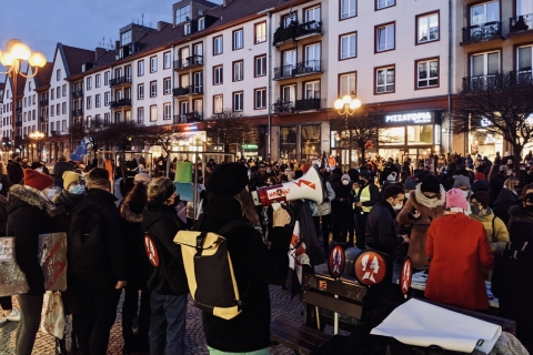 Strajk Kobiet we Wrocławiu: Gaz łzawiący i zatrzymania przez policję - 0
