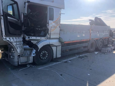 Zablokowana autostrada A4. Wypadek dwóch ciężarówek [AKTUALIZACJA] - 1