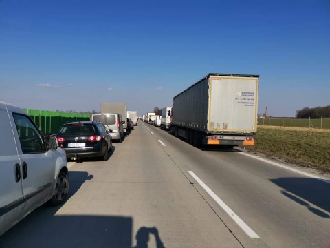 Zablokowana autostrada A4. Wypadek dwóch ciężarówek [AKTUALIZACJA] - 4
