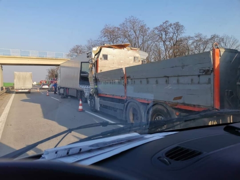 Zablokowana autostrada A4. Wypadek dwóch ciężarówek [AKTUALIZACJA] - 5