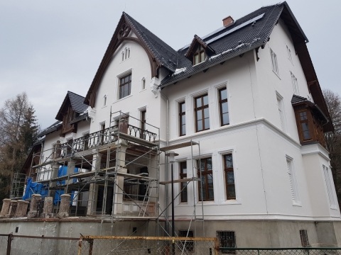 Głuszyca remontuje budynek dawnego Zespołu Szkół Włókienniczych. Powstanie tam Urząd Miejski - 8