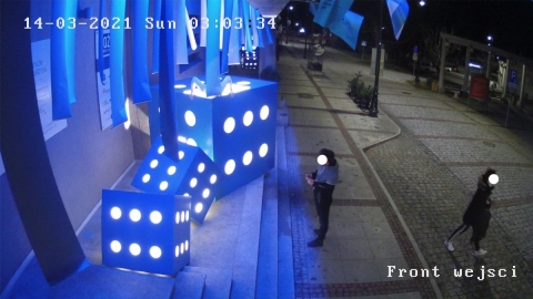 Zniszczył instalację Teatru Dramatycznego w Wałbrzychu. Sam się zgłosił i zapłacił - 1