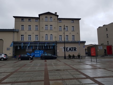 Zniszczył instalację Teatru Dramatycznego w Wałbrzychu. Sam się zgłosił i zapłacił - 6